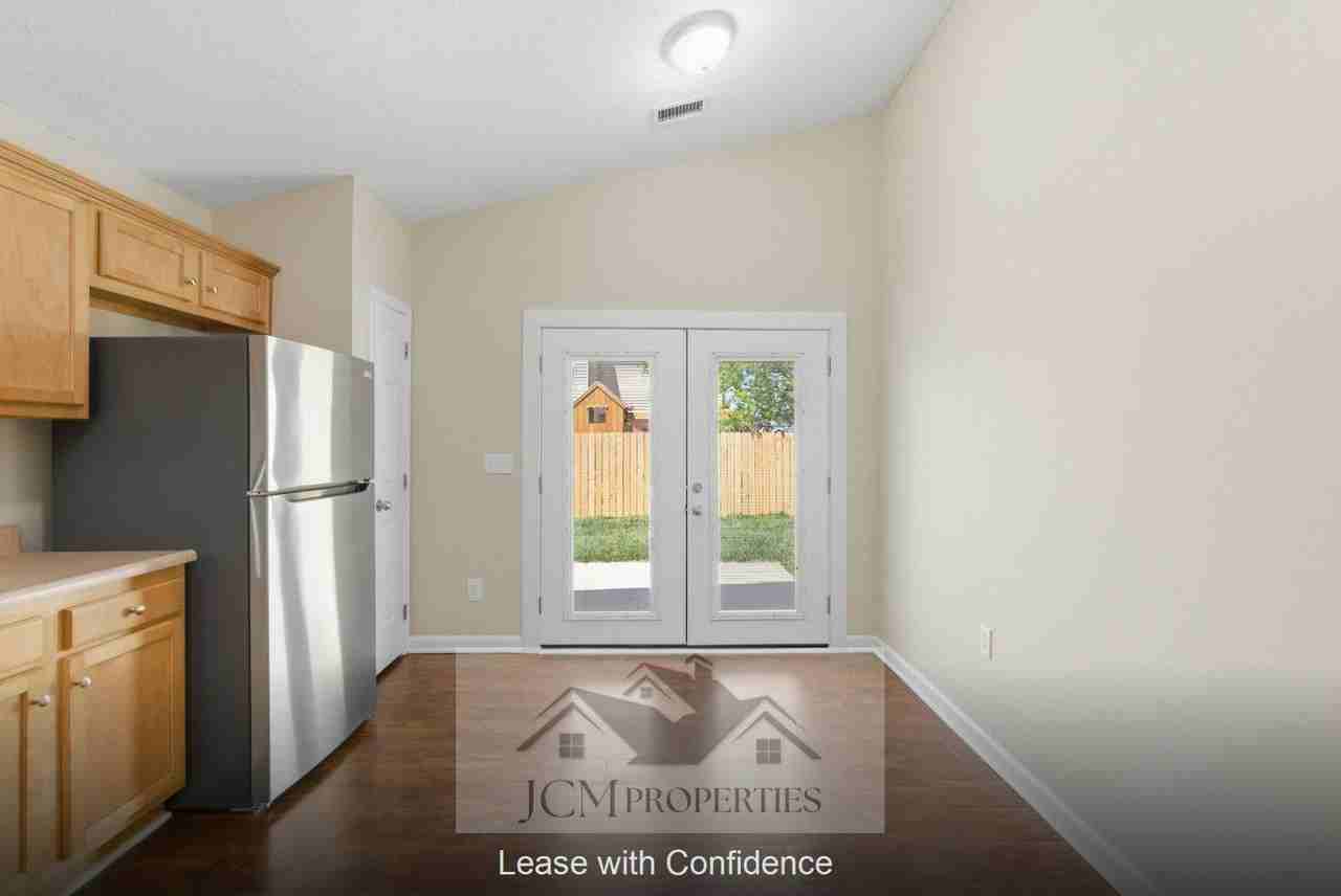 2001 Polk Ln - Photo 7 of 11