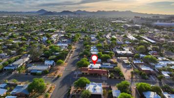 featured image of 2039 E 8th St