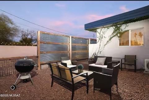 2039 E 8th St - Photo 6 of 29