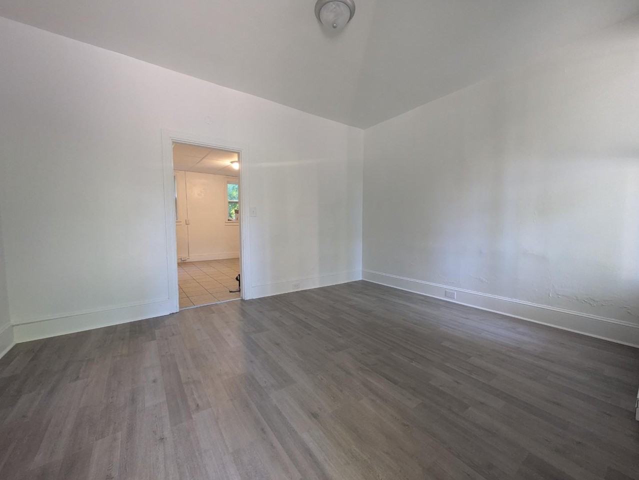 325 E Church St - Photo 4 of 10