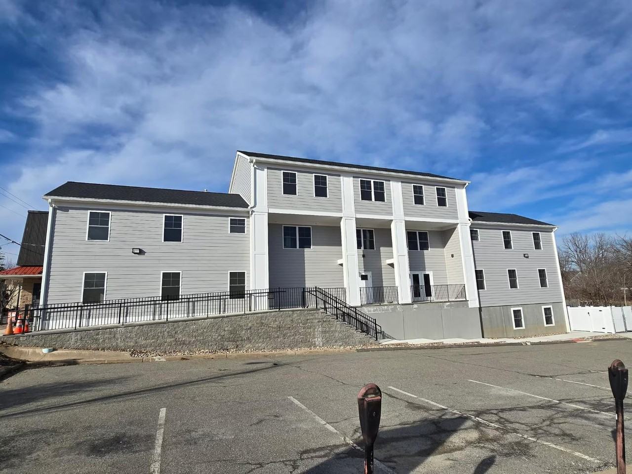 237 Main St - Photo 2 of 10