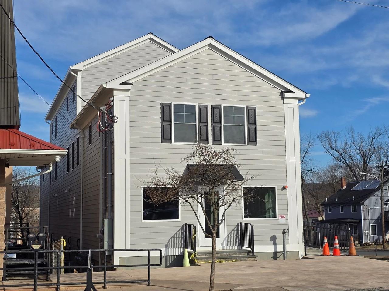 237 Main St - Photo 3 of 10