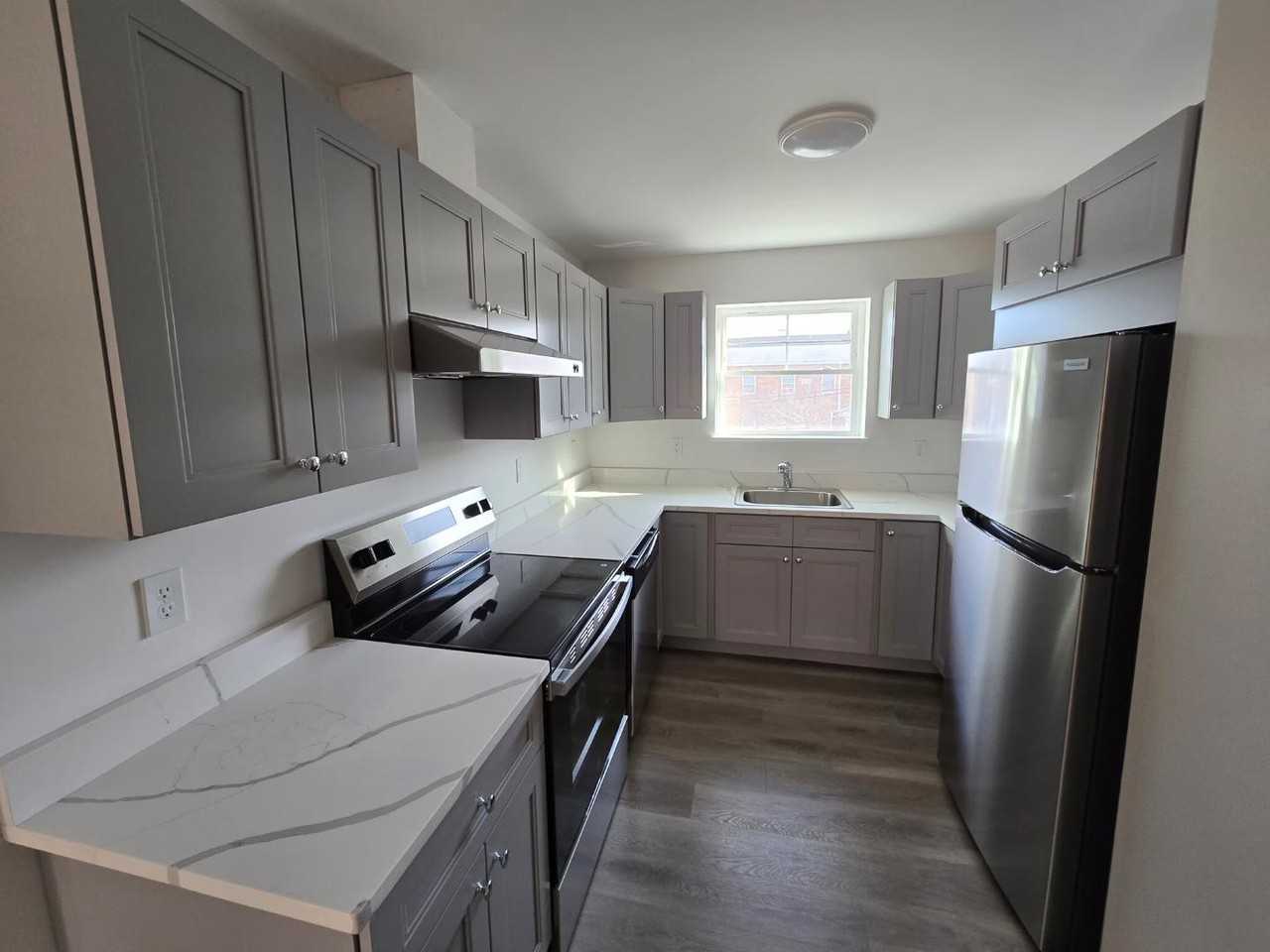 237 Main St - Photo 4 of 10