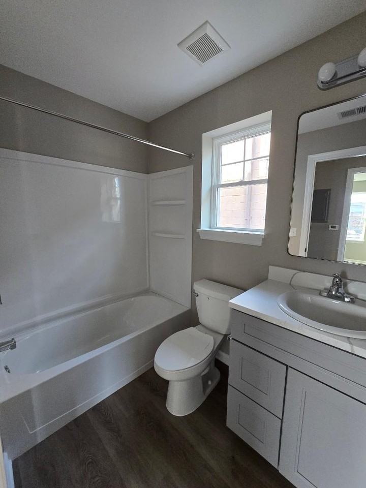 237 Main St - Photo 6 of 10
