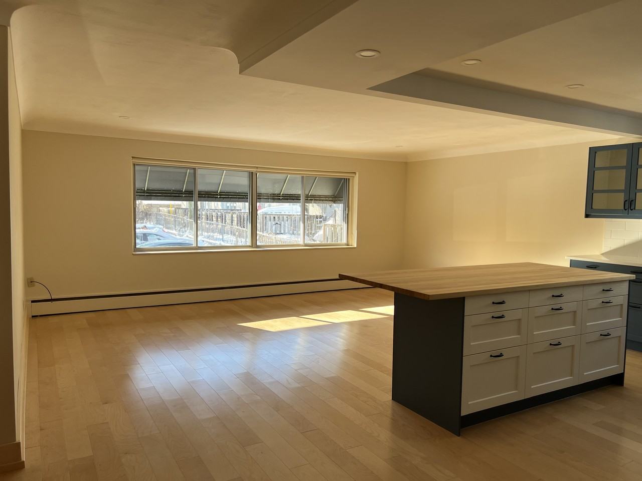 684 Tweedsmuir - Photo 5 of 17