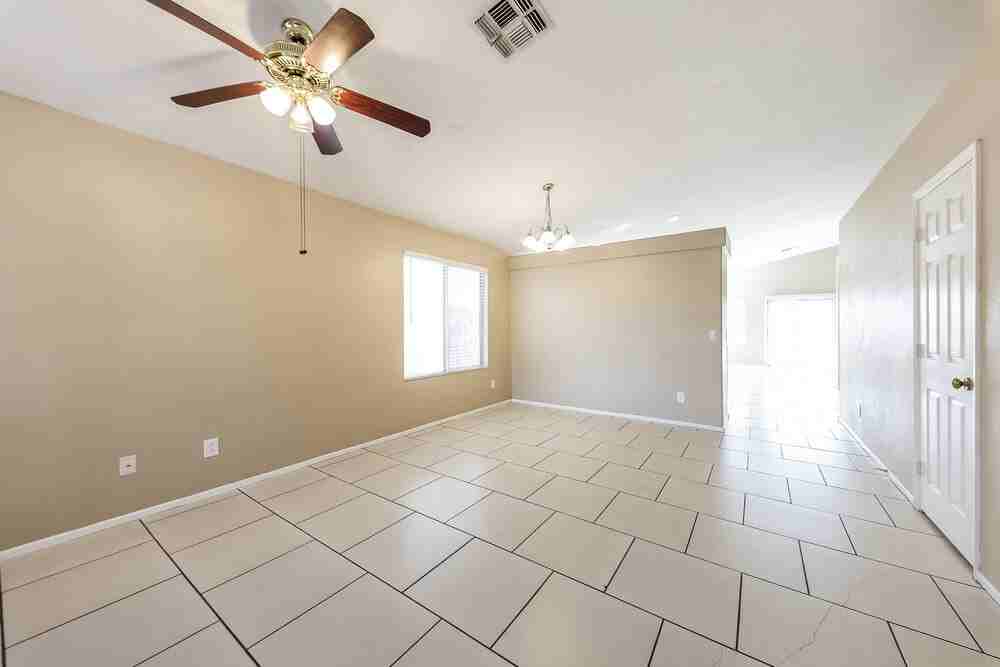 4101 W Wethersfield Rd - Photo 3 of 16