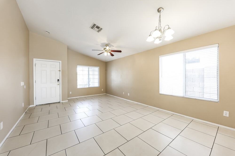4101 W Wethersfield Rd - Photo 5 of 16