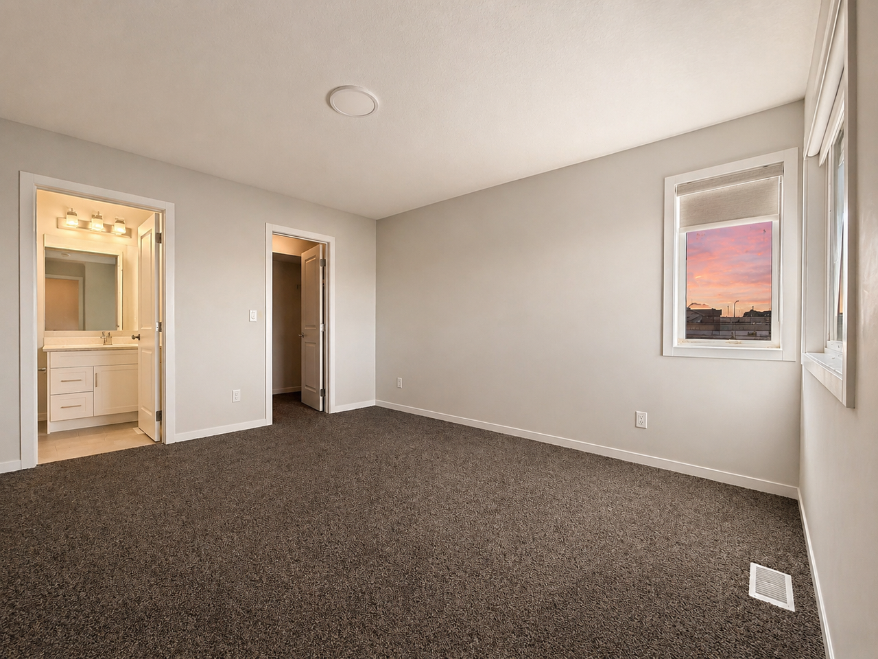 815 17 Ave Nw - Photo 2 of 9