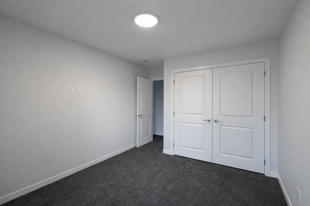 815 17 Ave Nw - Photo 7 of 9