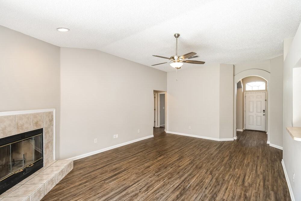7955 Ortega Bluff Pkwy - Photo 3 of 16