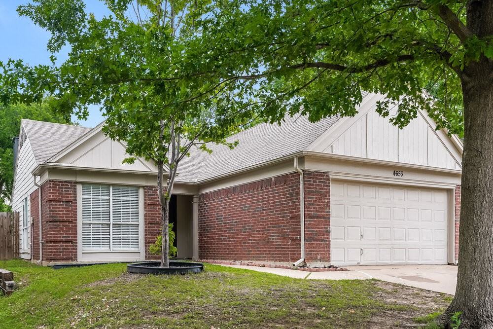 4653 Feathercrest Dr - Photo 3 of 16