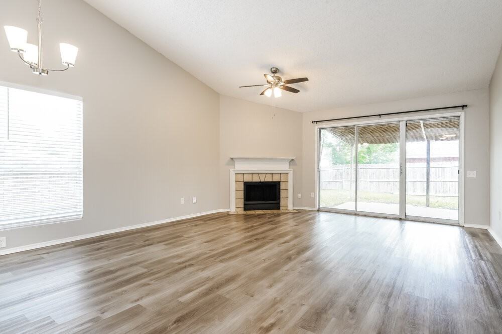 4653 Feathercrest Dr - Photo 4 of 16
