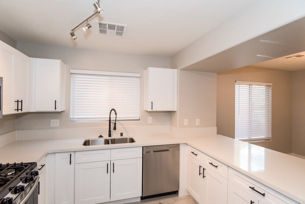 6002 Aripeka St - Photo 6 of 15