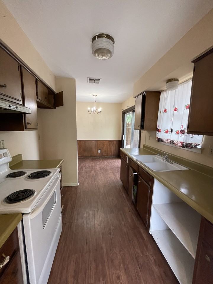 247 Fennel Dr #1 - Photo 5 of 14
