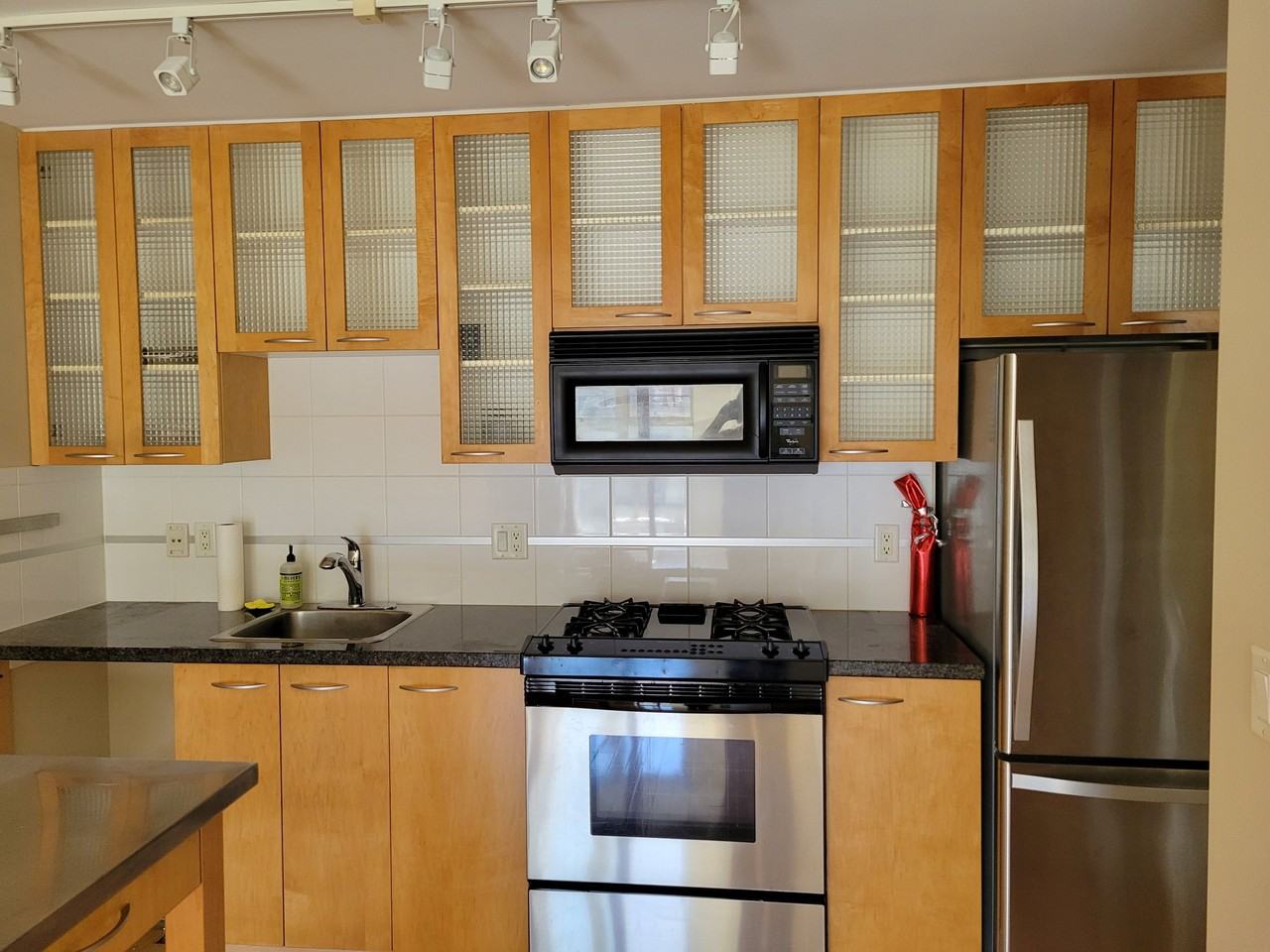 969 Richards Street - Photo 3 of 17