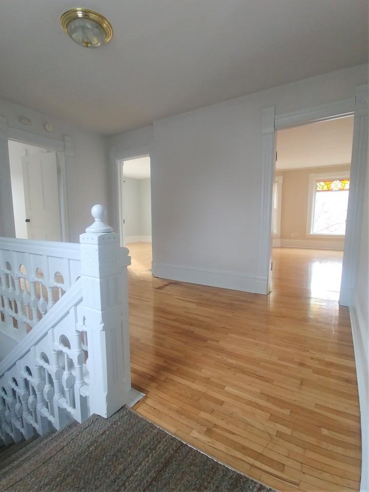 419 1/2 N Wolfe St #2 - Photo 4 of 11