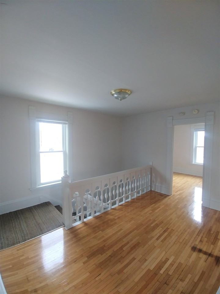 419 1/2 N Wolfe St #2 - Photo 5 of 11