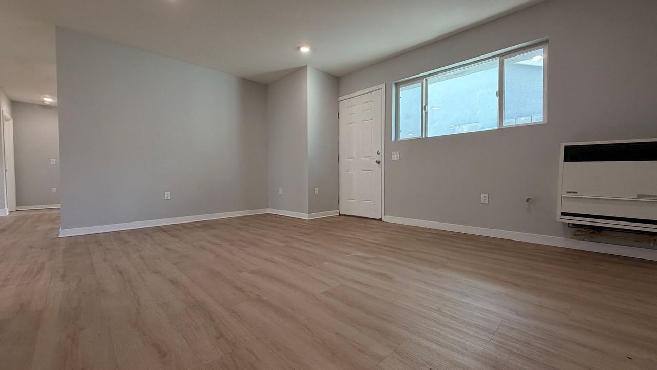 923 W 75th St., LLC - Photo 2 of 12