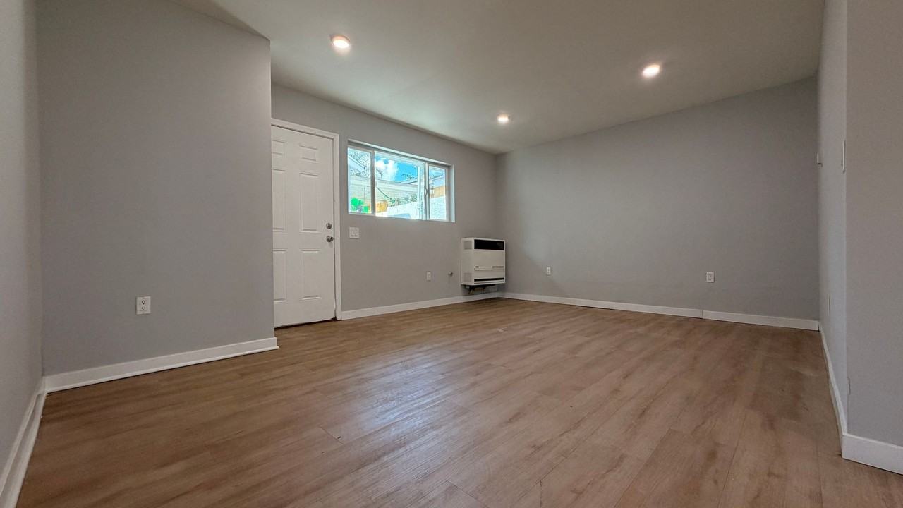 923 W 75th St., LLC - Photo 3 of 12
