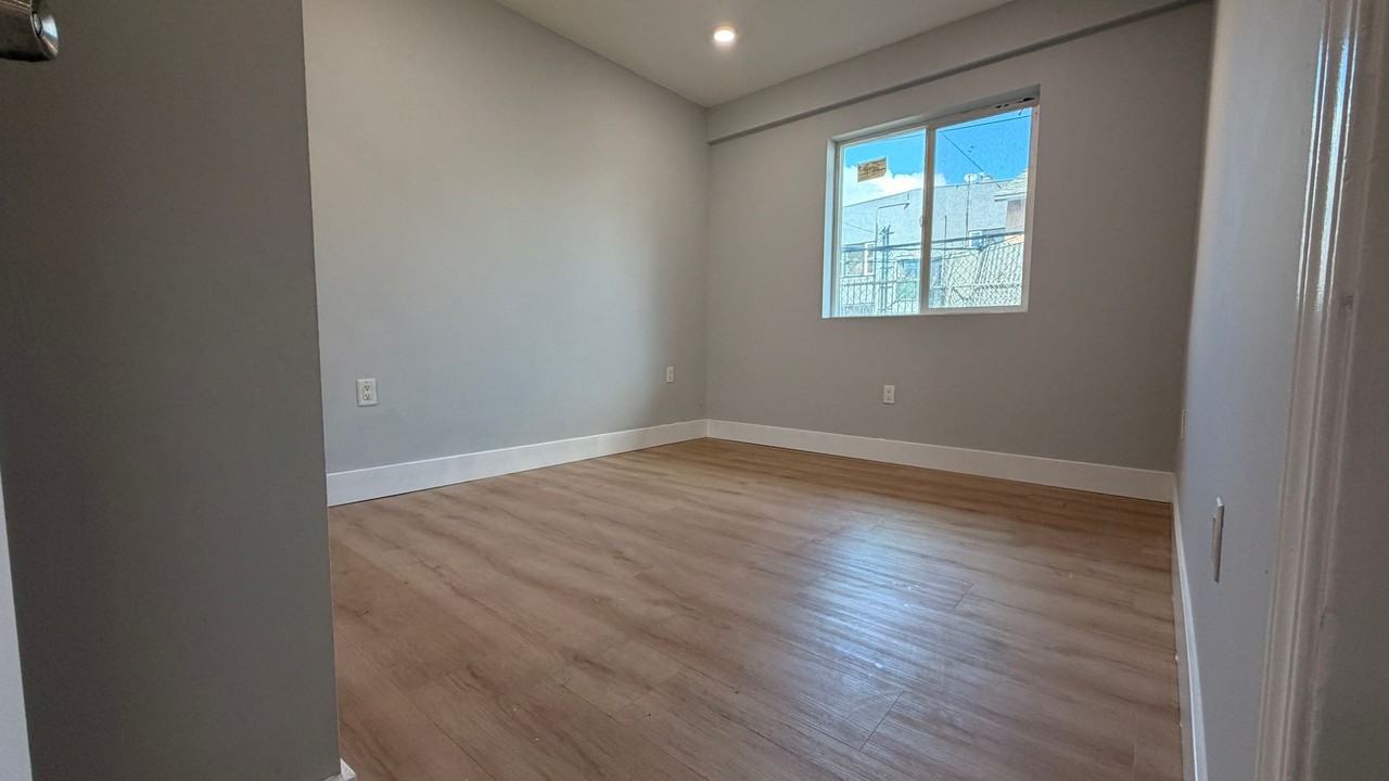 923 W 75th St., LLC - Photo 5 of 12