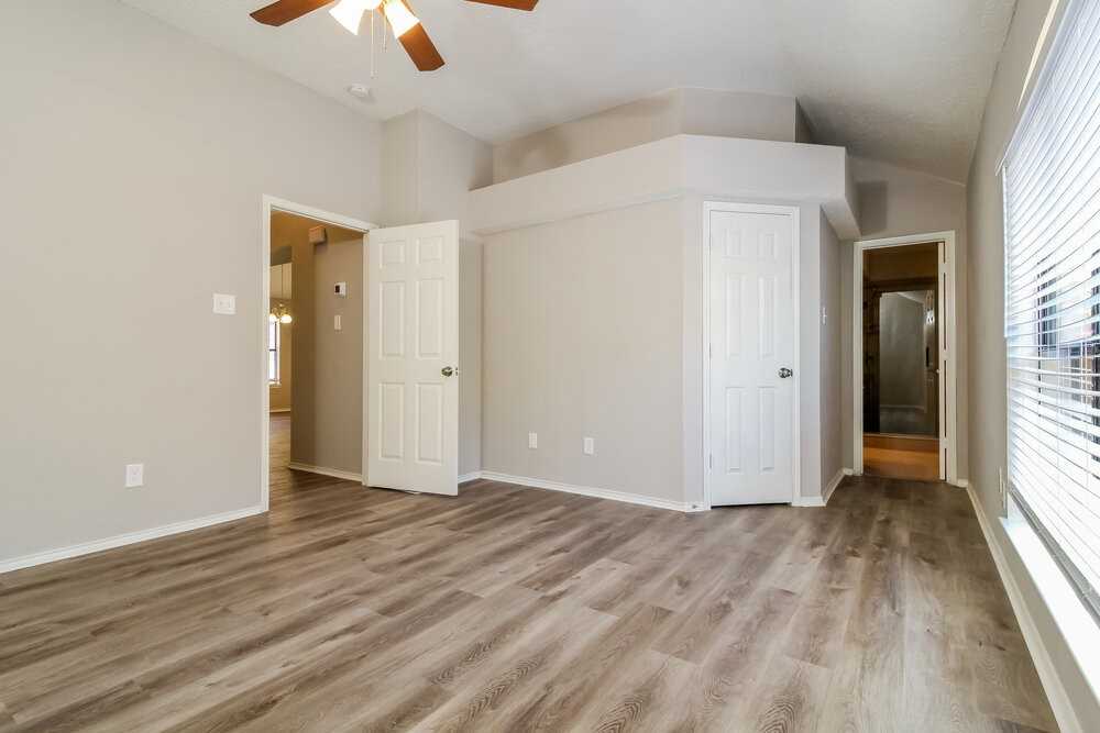 701 Park View Ave - Photo 3 of 16