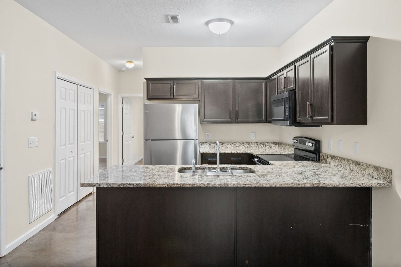 MAIN STREET PROPERTIES - Photo 6 of 35