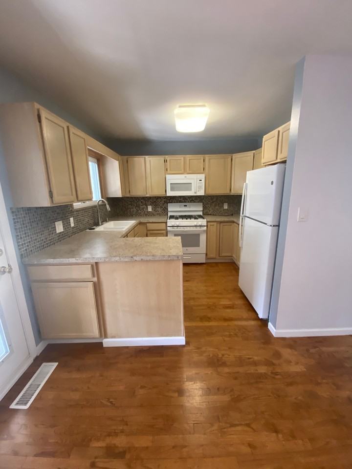 3634 Roosevelt Cir #1 - Photo 6 of 24