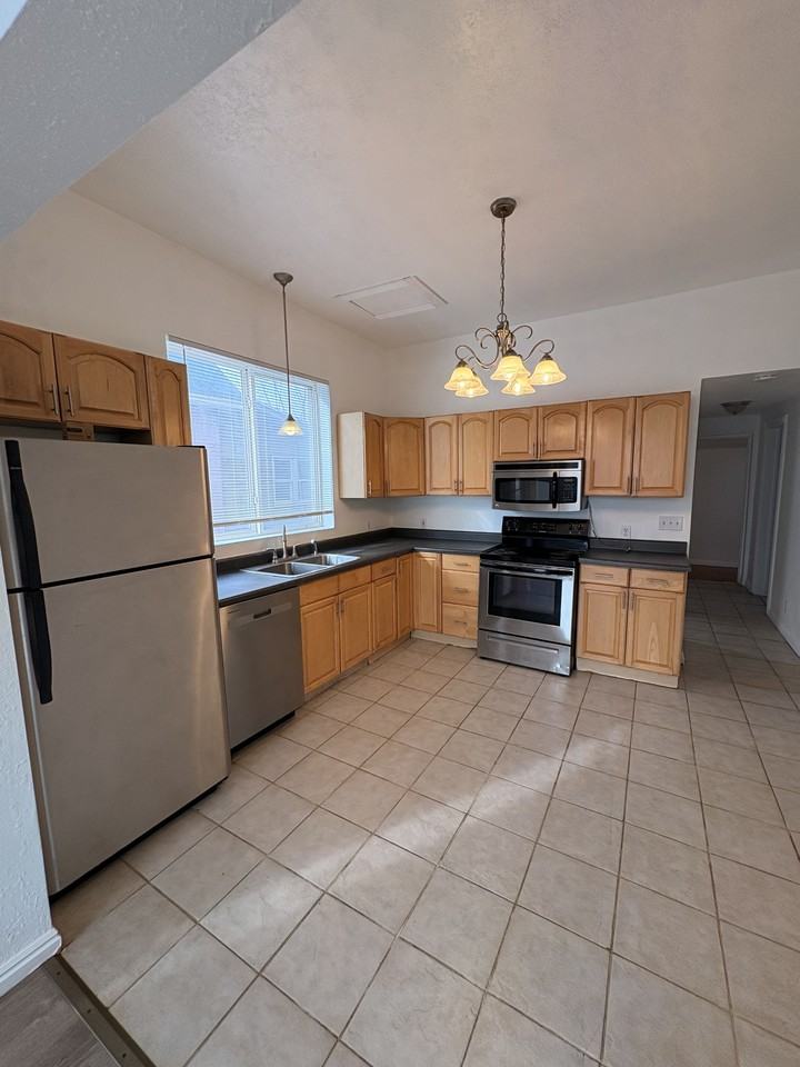 830 S 300 E #1 - Photo 3 of 16