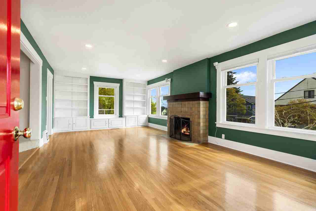 8502 15th Ave Ne #1 - Photo 5 of 35