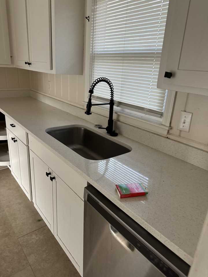 1601 Grovewood Dr #1 - Photo 3 of 14