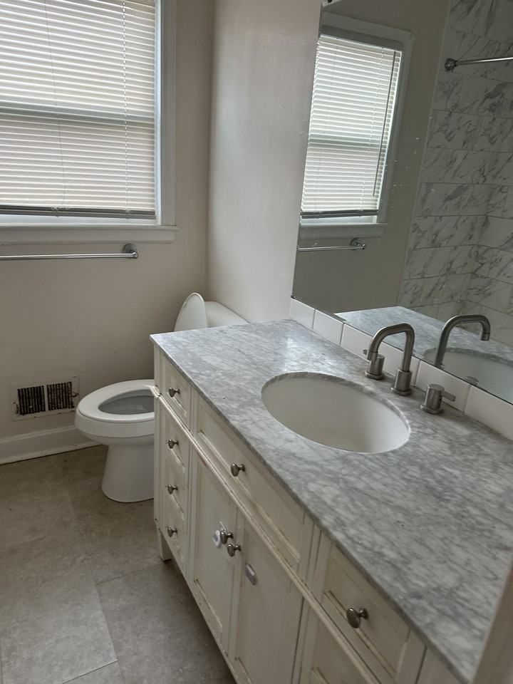 1601 Grovewood Dr #1 - Photo 5 of 14