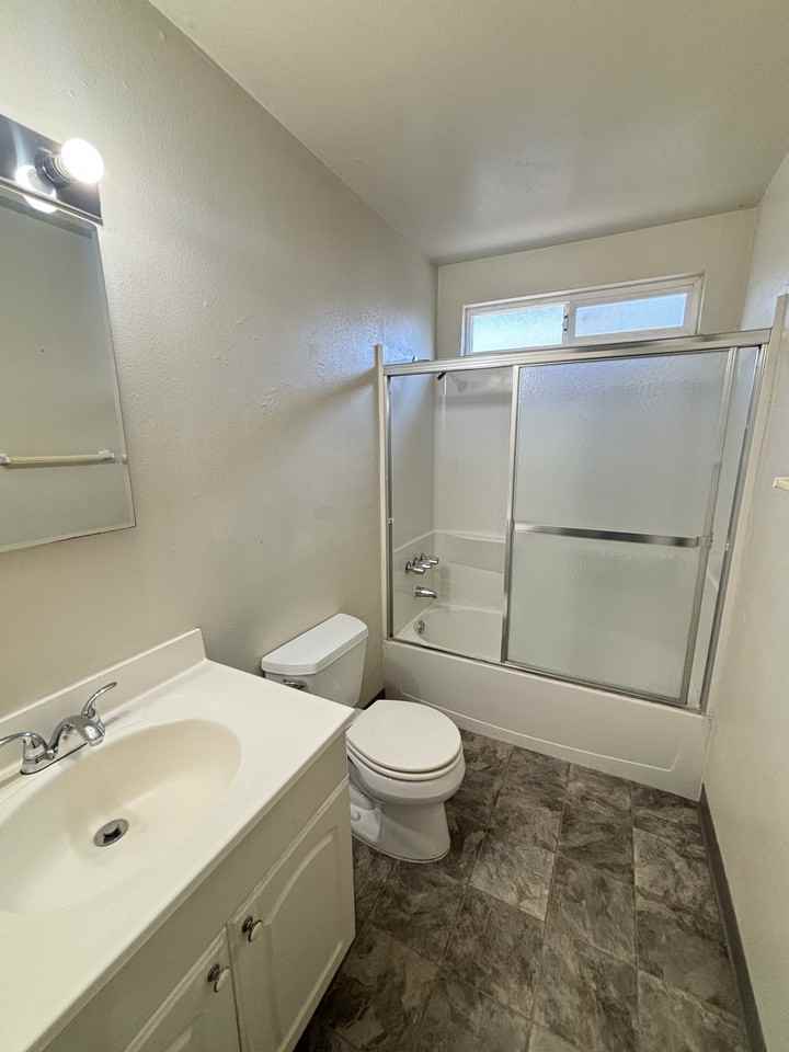 1704 Rose Ave #1 - Photo 5 of 10