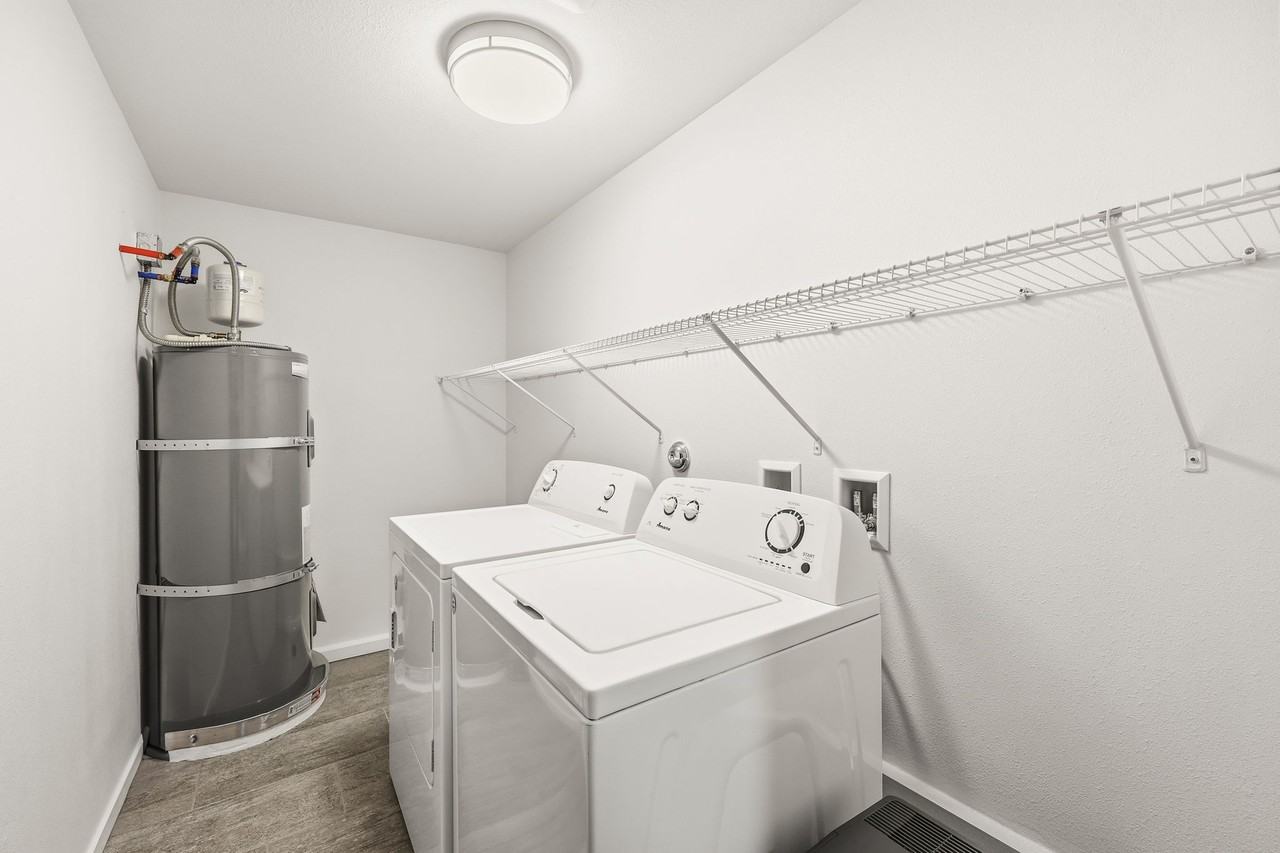 7922 9th Ave Sw #1 - Photo 6 of 33