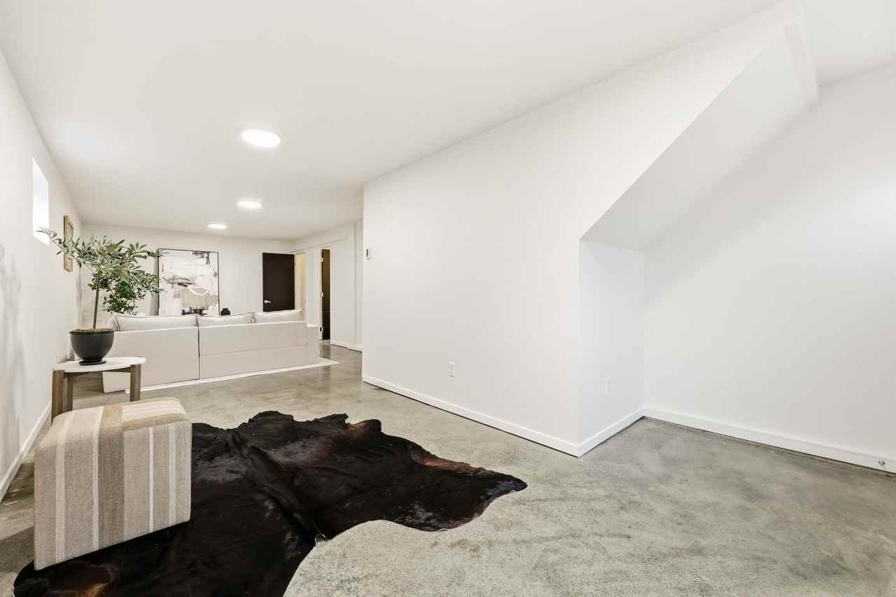 7922 9th Ave Sw #1 - Photo 7 of 35