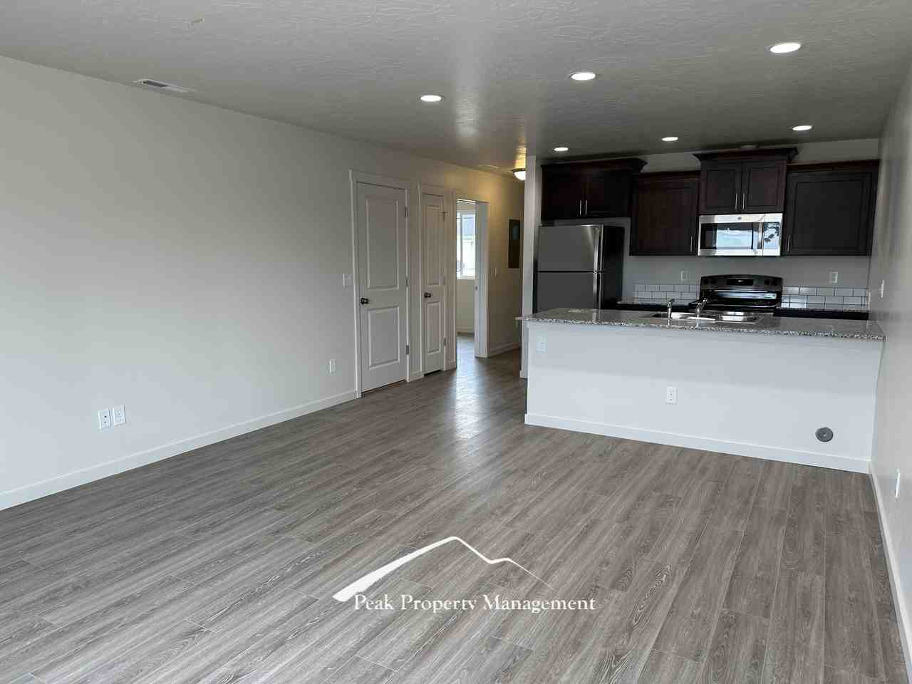 N Franklin Blvd #16548 - Photo 3 of 19