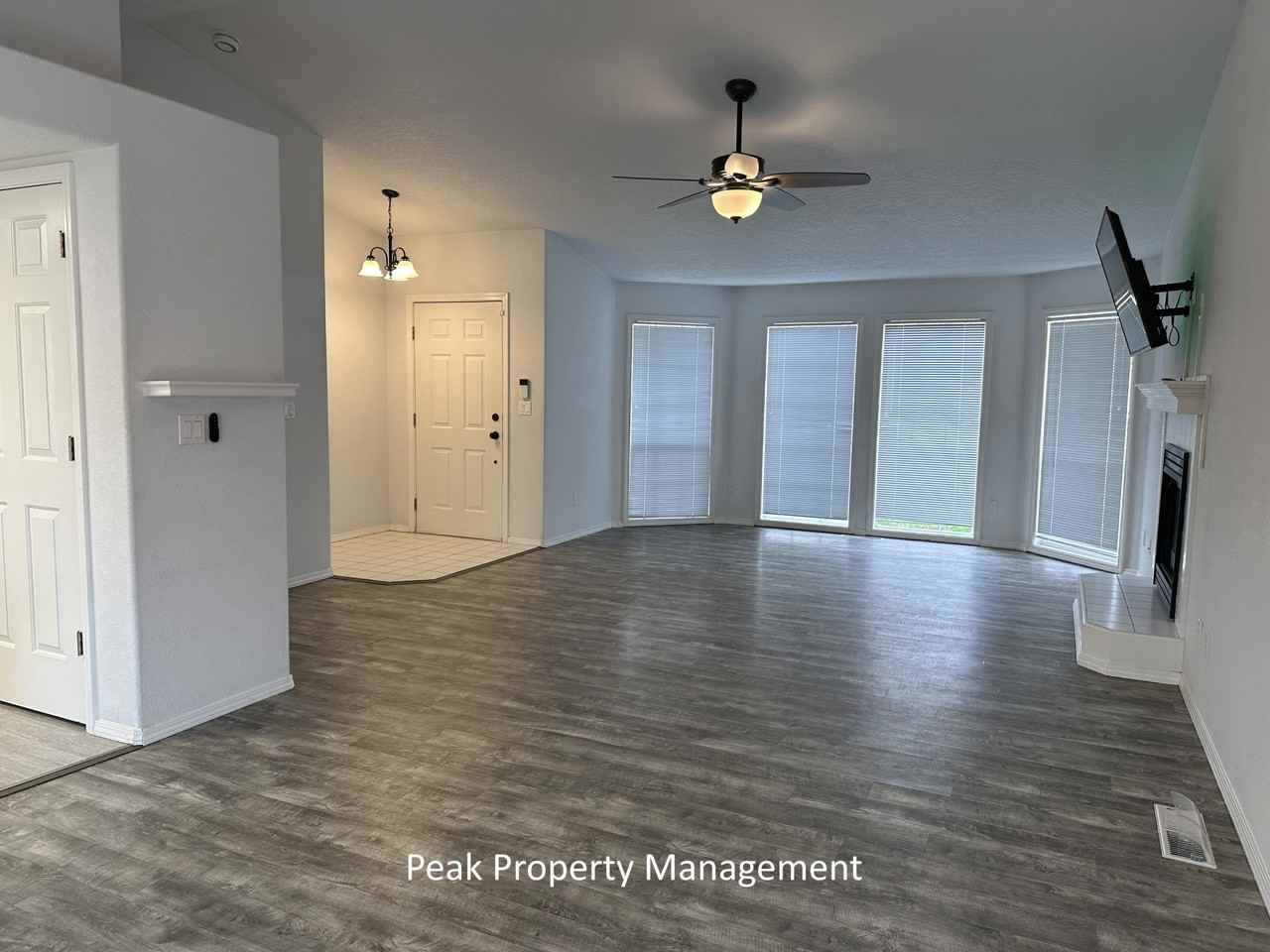 3009 Ray Ave #1 - Photo 5 of 20