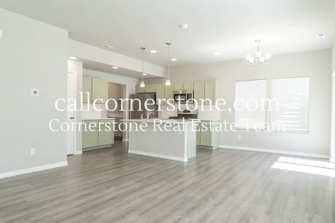 4215 Samaritan Loop #1 - Photo 5 of 20