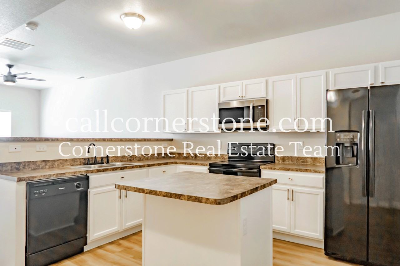 2138 Phillips Aly #1 - Photo 2 of 22