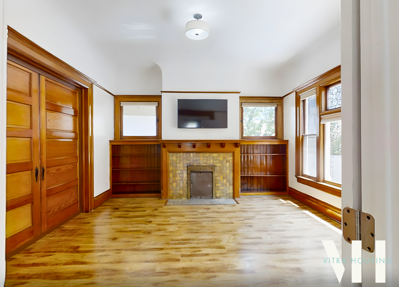Expansive Six Bedroom House Steps from USC Campus! - Photo 5 of 15