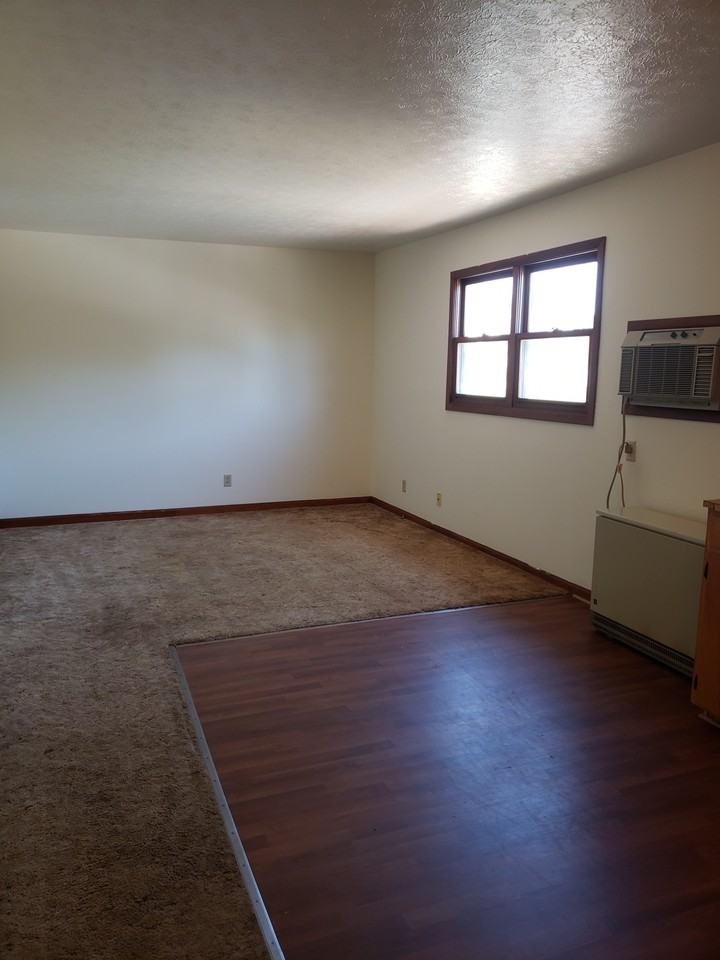 610 Bob White Ln #1 - Photo 4 of 9
