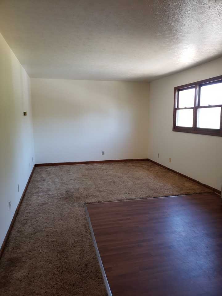 610 Bob White Ln #1 - Photo 5 of 9