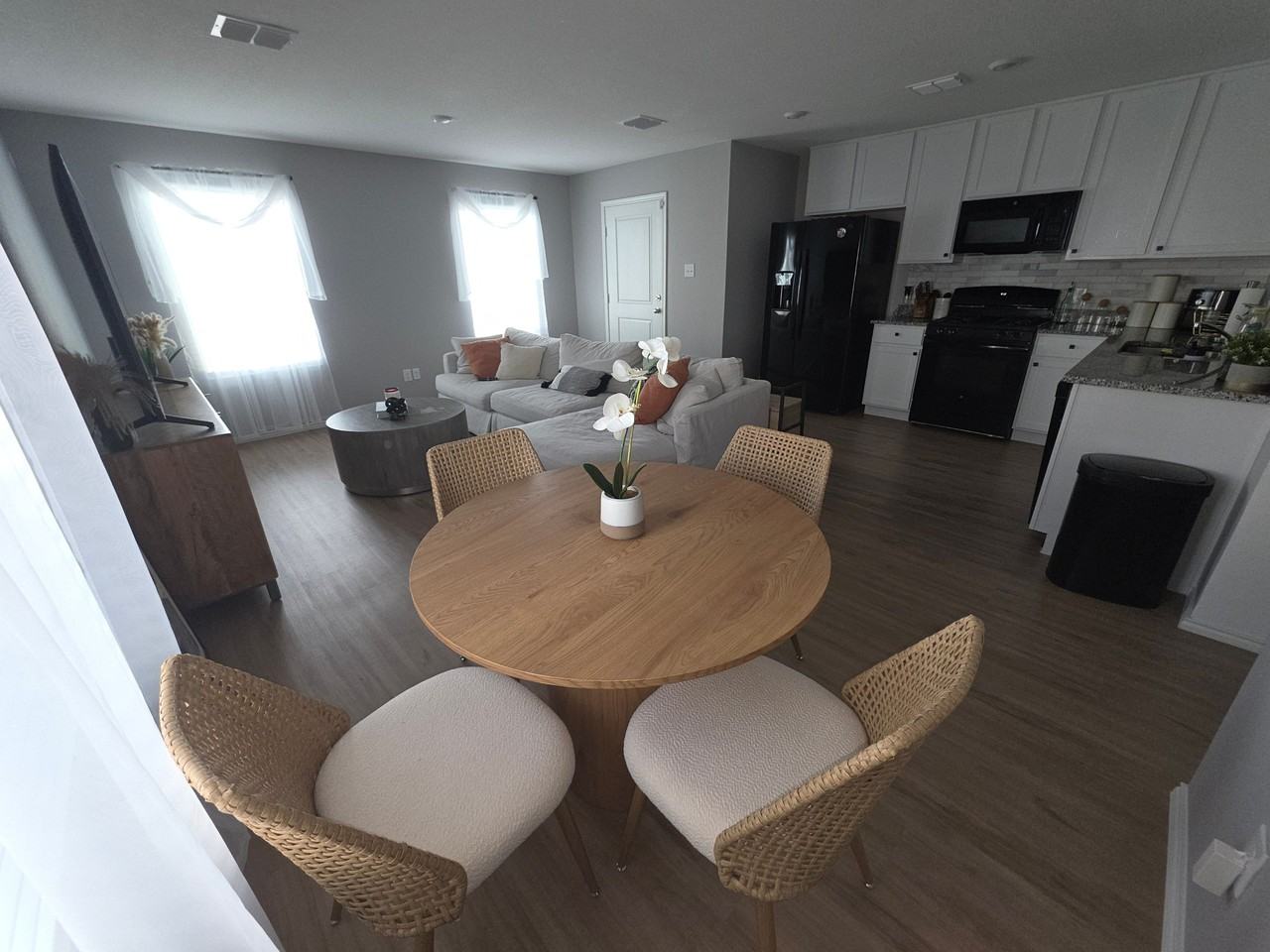 1425 Sterling Way - Photo 2 of 13