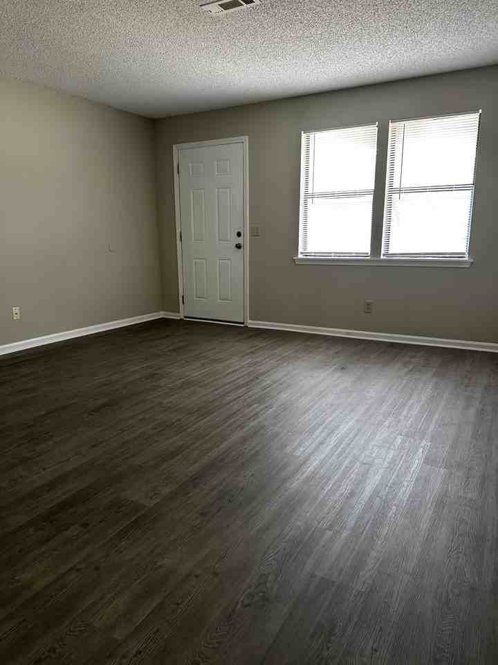 423 Prince Ave #1 - Photo 7 of 20