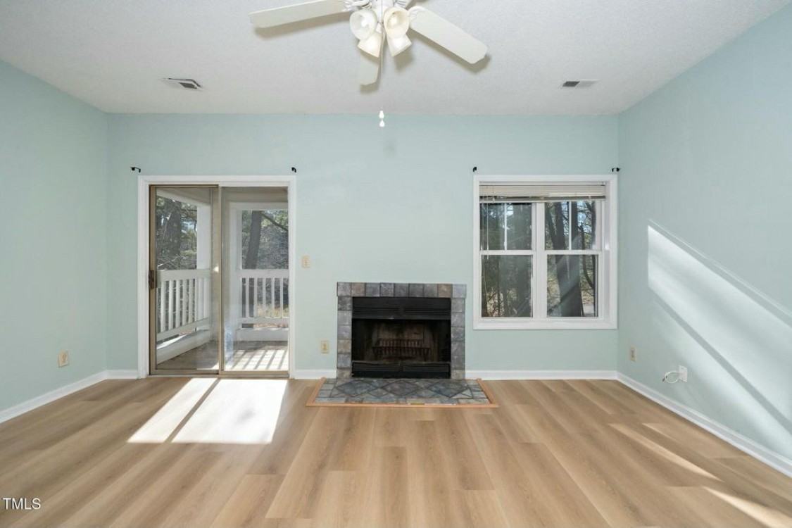 6011 Winterpointe Ln - Photo 5 of 15