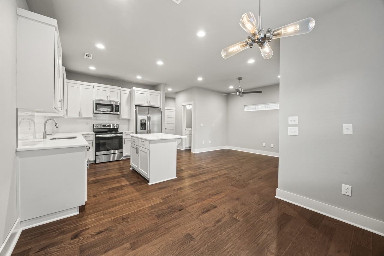 910 W Cato Springs Rd #1 - Photo 2 of 25