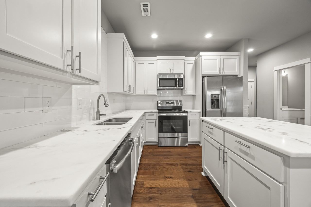 910 W Cato Springs Rd #1 - Photo 3 of 25