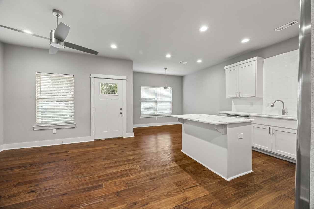 910 W Cato Springs Rd #1 - Photo 5 of 25