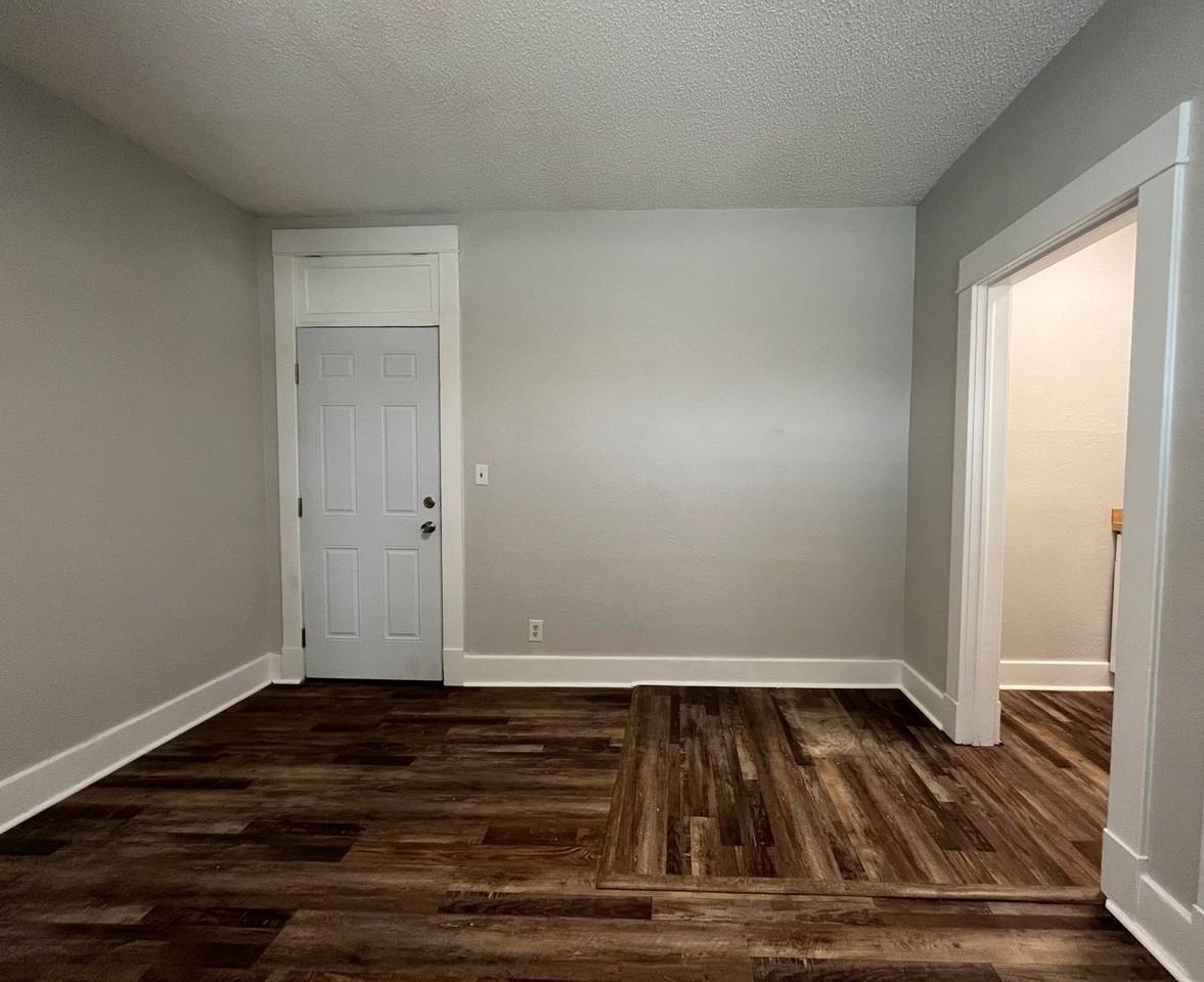 Lascelle Studio Suites - Photo 2 of 24