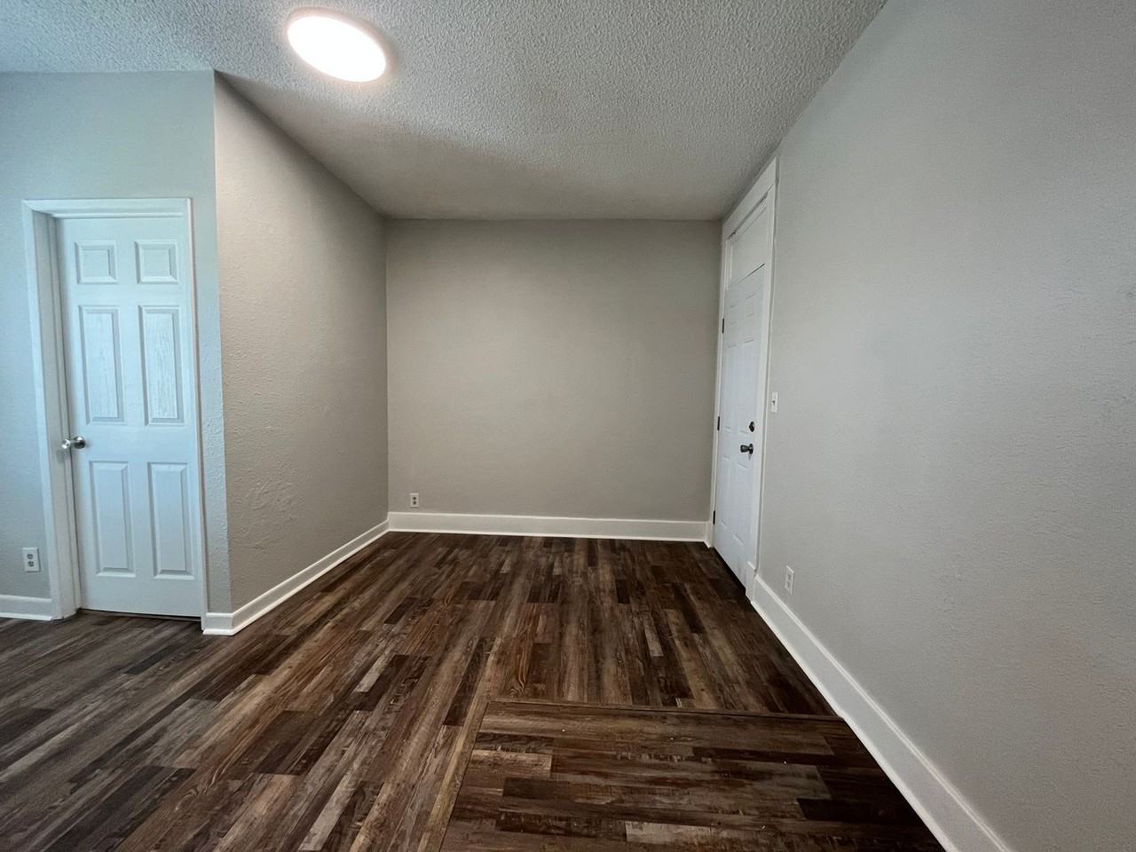 Lascelle Studio Suites - Photo 5 of 24
