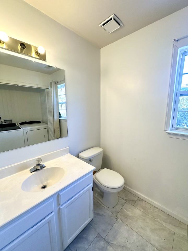 9385 Pine Tree Rd #1 - Photo 7 of 10